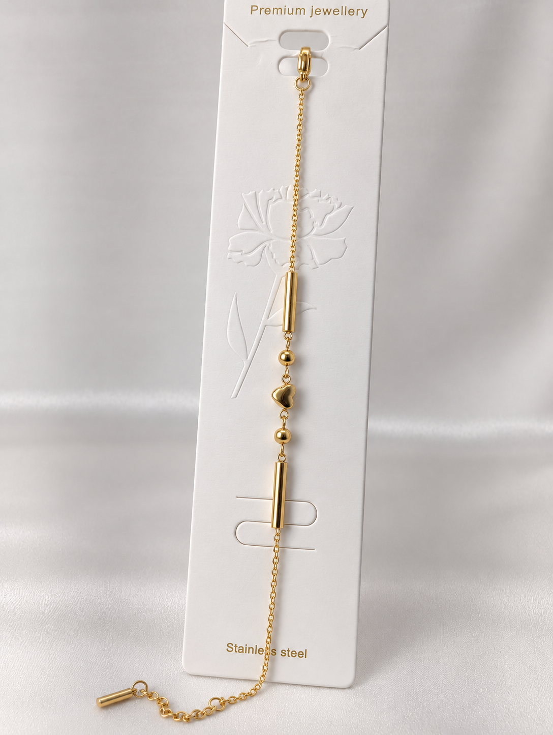 Sleek heart charm bracelet